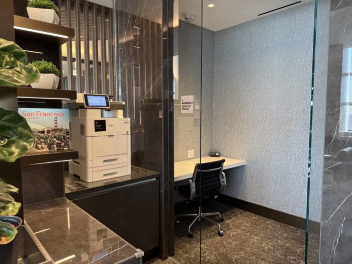 air canada maple leaf lounge sfo business center 700x525