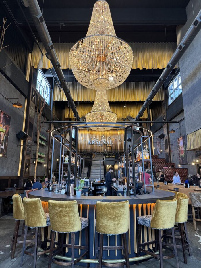 arsenal and co restaurant distillerie quebec city 700x933