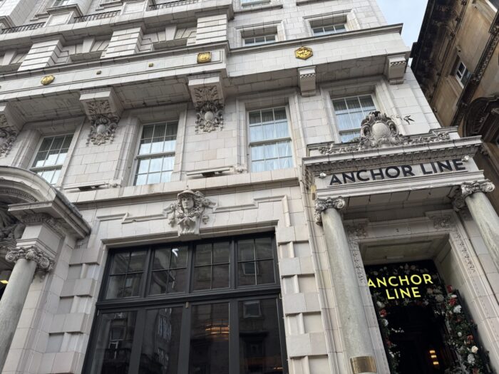 the anchor line glasgow bar restaurant 700x525