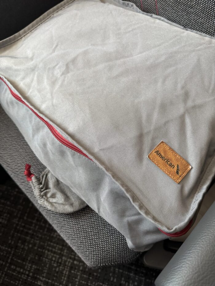 american airlines flagship suite bedding 700x933