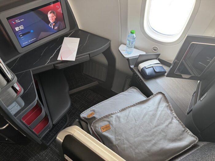 american airlines flagship suite preferred 700x525