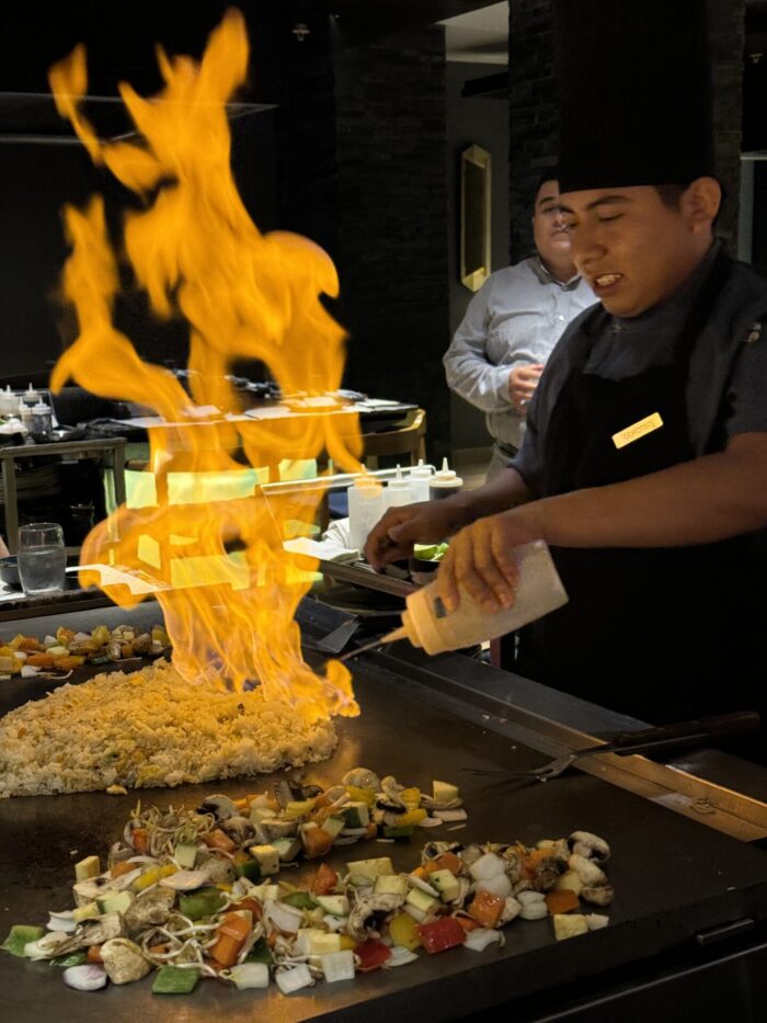 What The Food And Drink Is Like At A Luxury All-Inclusive Resort In Cancun, Mexico marriott cancun all inclusive teppanyaki show 700x933
