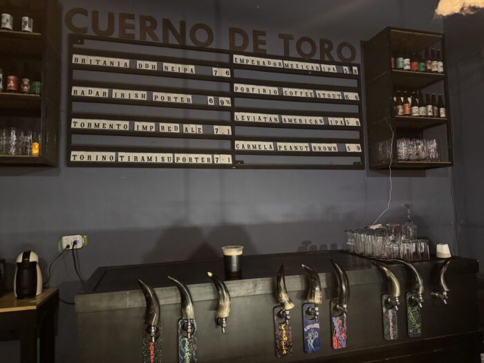 10 Great Places for Craft Beer In Mérida, Mexico cuerno de toro taproom merida 700x525