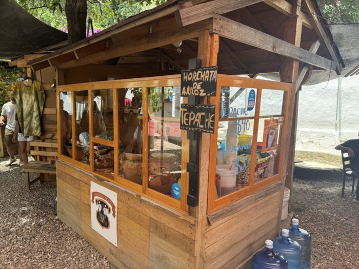 tejate stand oaxaca 700x525