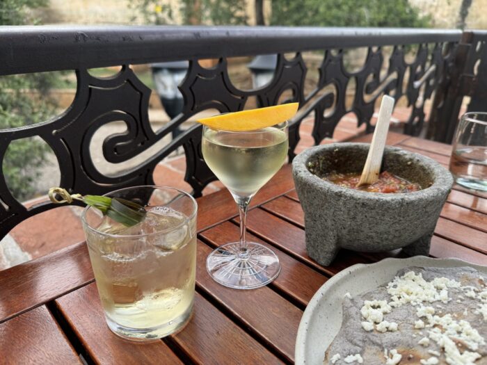 casa oaxaca restaurante cocktails 700x525