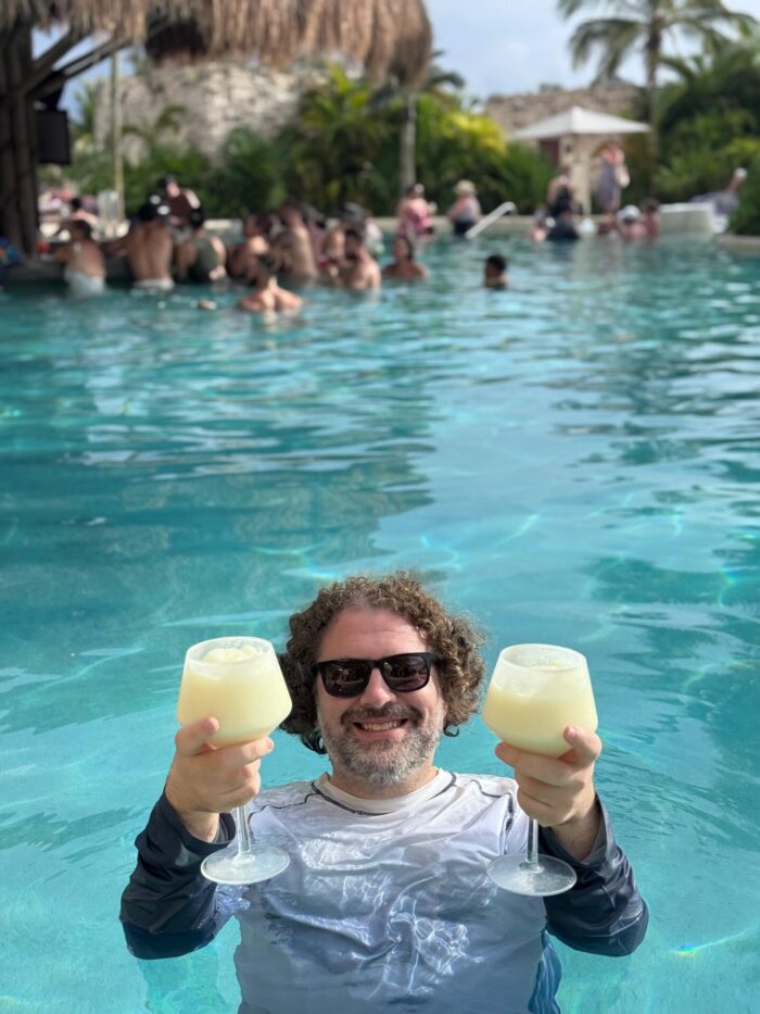 Secrets Moxché Resort Restaurants & Bars Review secrets moxche pool pina coladas 700x933